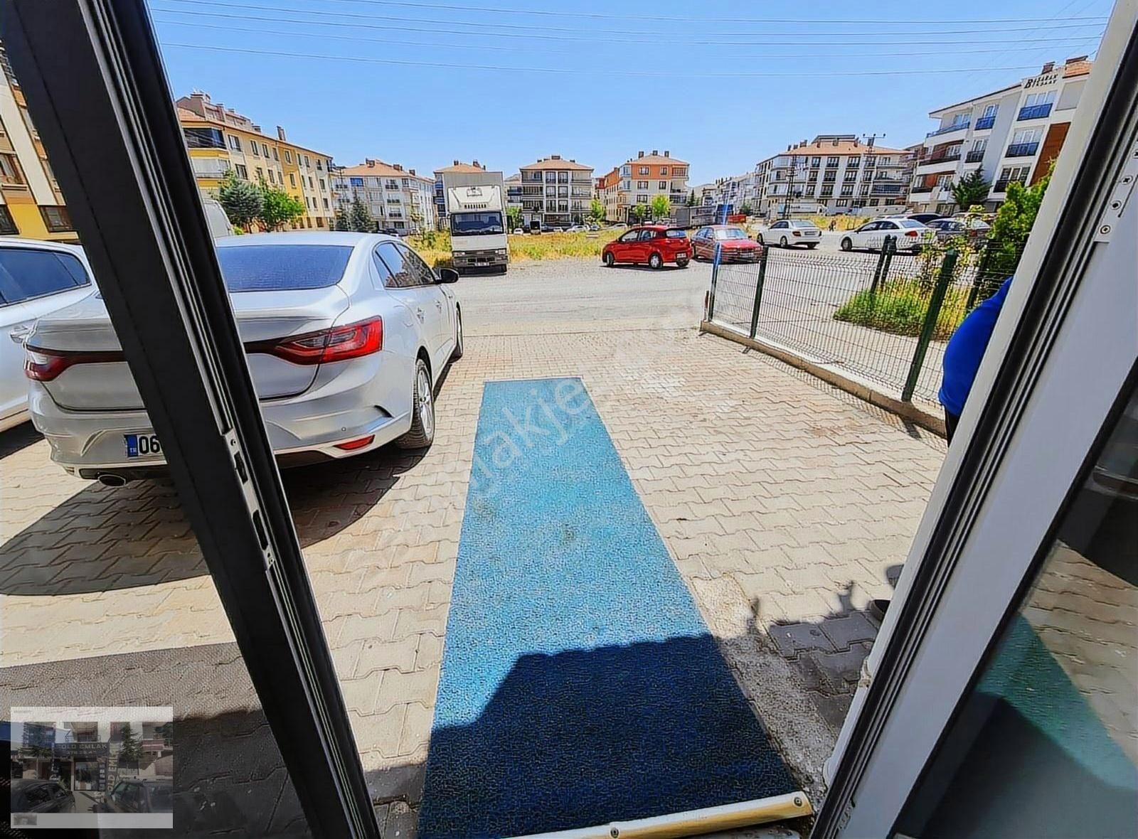 Karapürçek Salı Pazarına Yakın 25 Metre Full Dükkan - Görsel 23