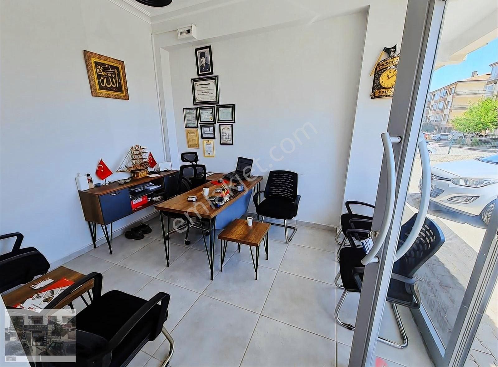 Karapürçek Salı Pazarına Yakın 25 Metre Full Dükkan - Görsel 13