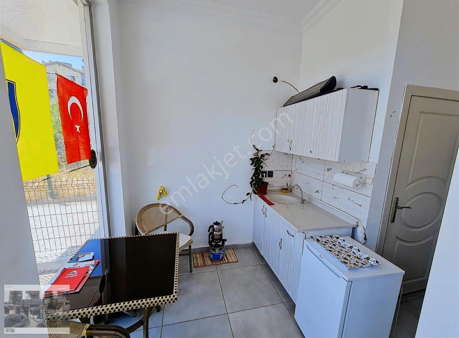 Karapürçek Salı Pazarına Yakın 25 Metre Full Dükkan - Görsel 11