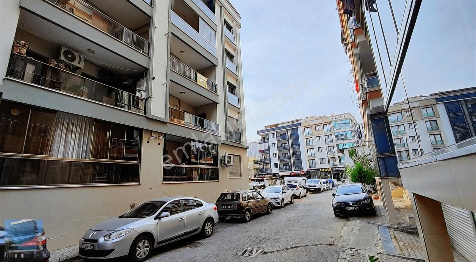 Karşıyaka Şemikler'de Satılık 3+1 Arakat Daire - Görsel 17