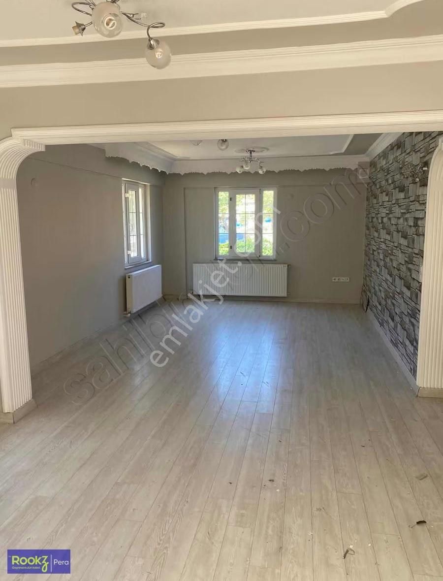 Karasu Merkezde Kiralık 3+1 Dubleks Villa - Görsel 2