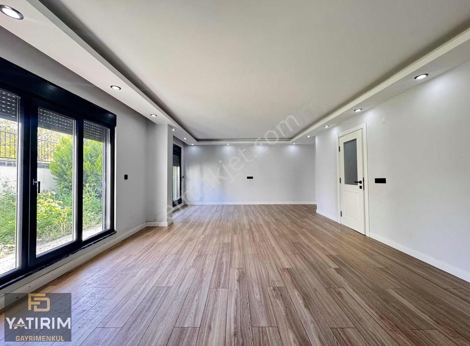 Cami Mahallesinde Müstakil Bahçeli 3+1 200 M2 Lüx Bahçe Dubleks