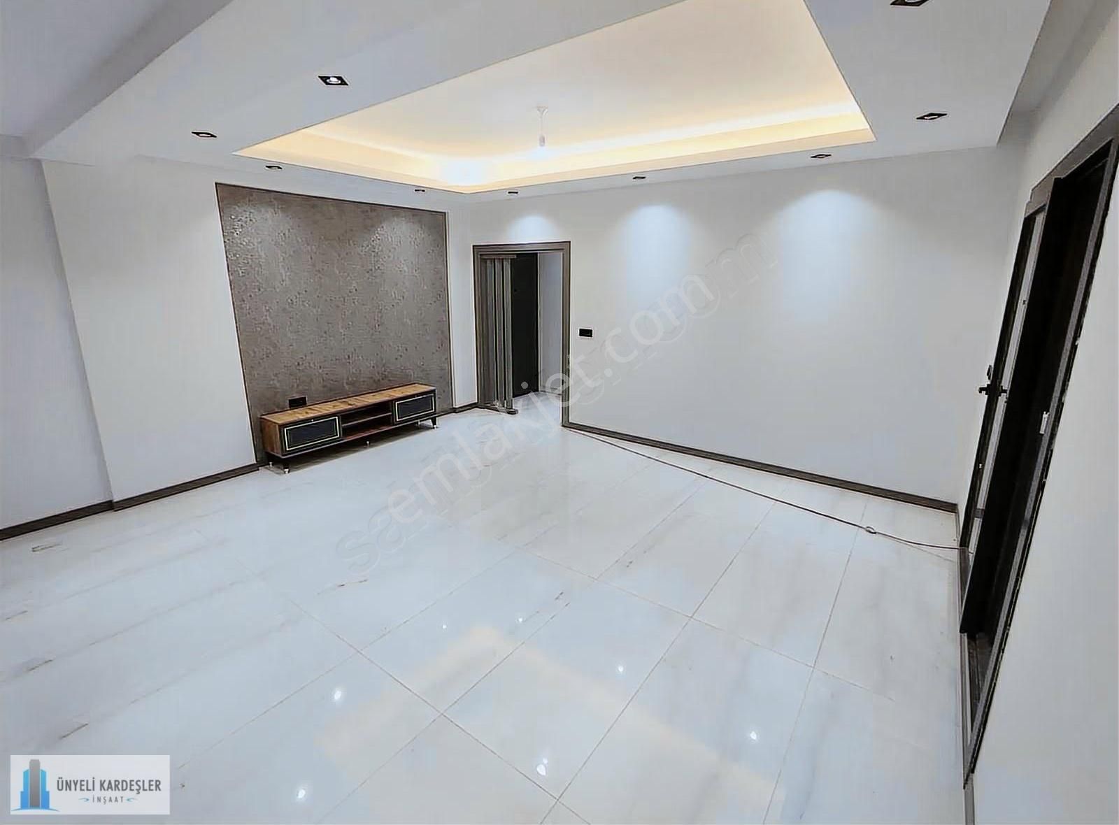 1200 Evlerde Göveçlik Yolu Üzerinde 3+1 Arakat Daire - Görsel 4