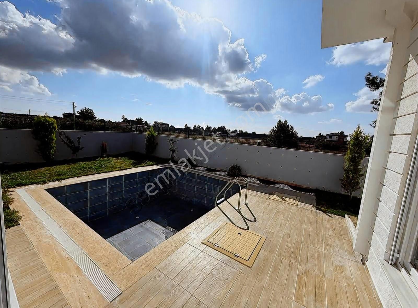 Odabaşında Ultra Lüks Havuzlu 4+1 Fırsat Villa - Görsel 7