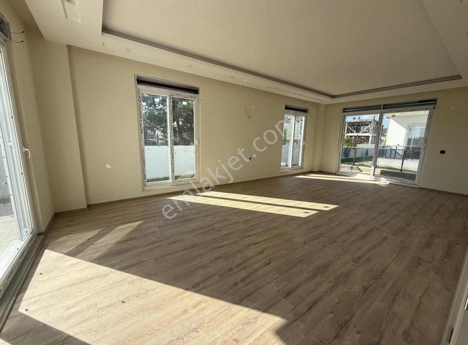 Odabaşında Ultra Lüks Havuzlu 4+1 Fırsat Villa - Görsel 10