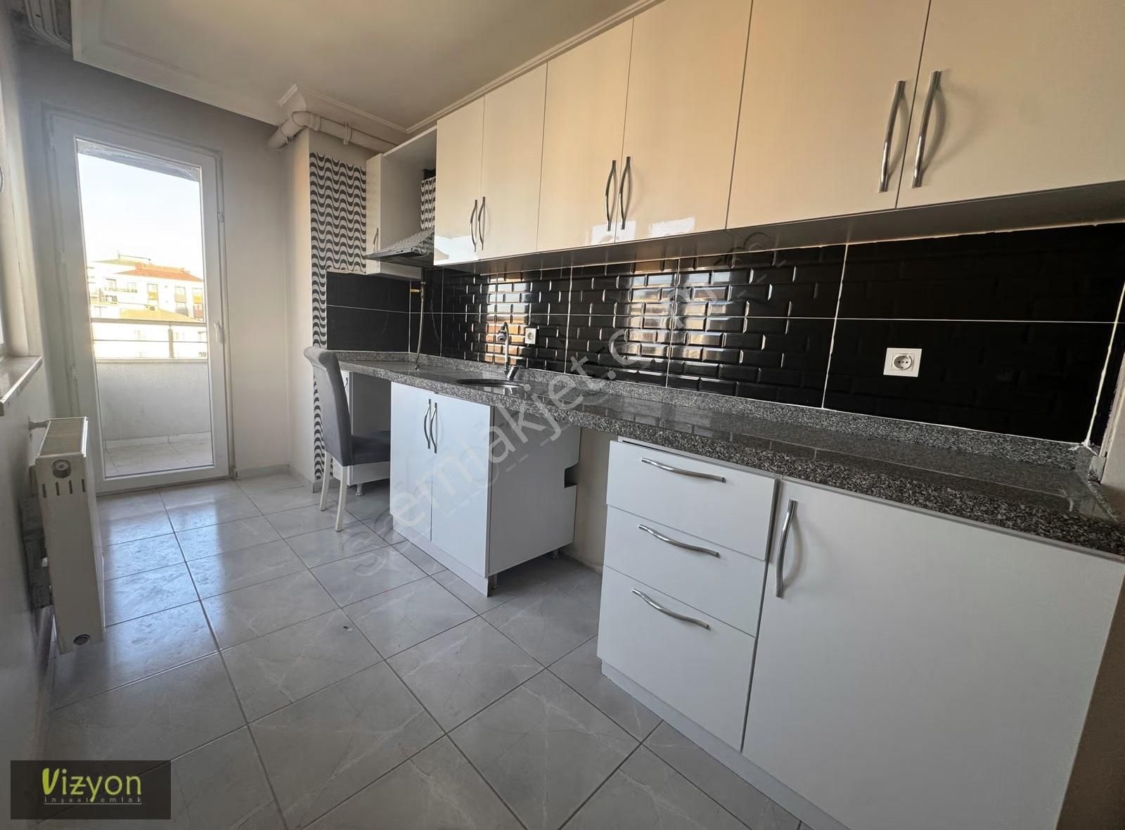 Limitsiz Kredili Satılık İskanlı Geniş 2+1 Daire - Görsel 2