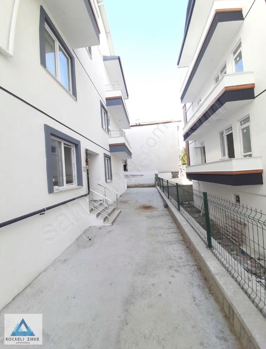 Derince'de Merkezi Konumda Ferah 3+1 Dubleks Sıfır Daire - Görsel 9