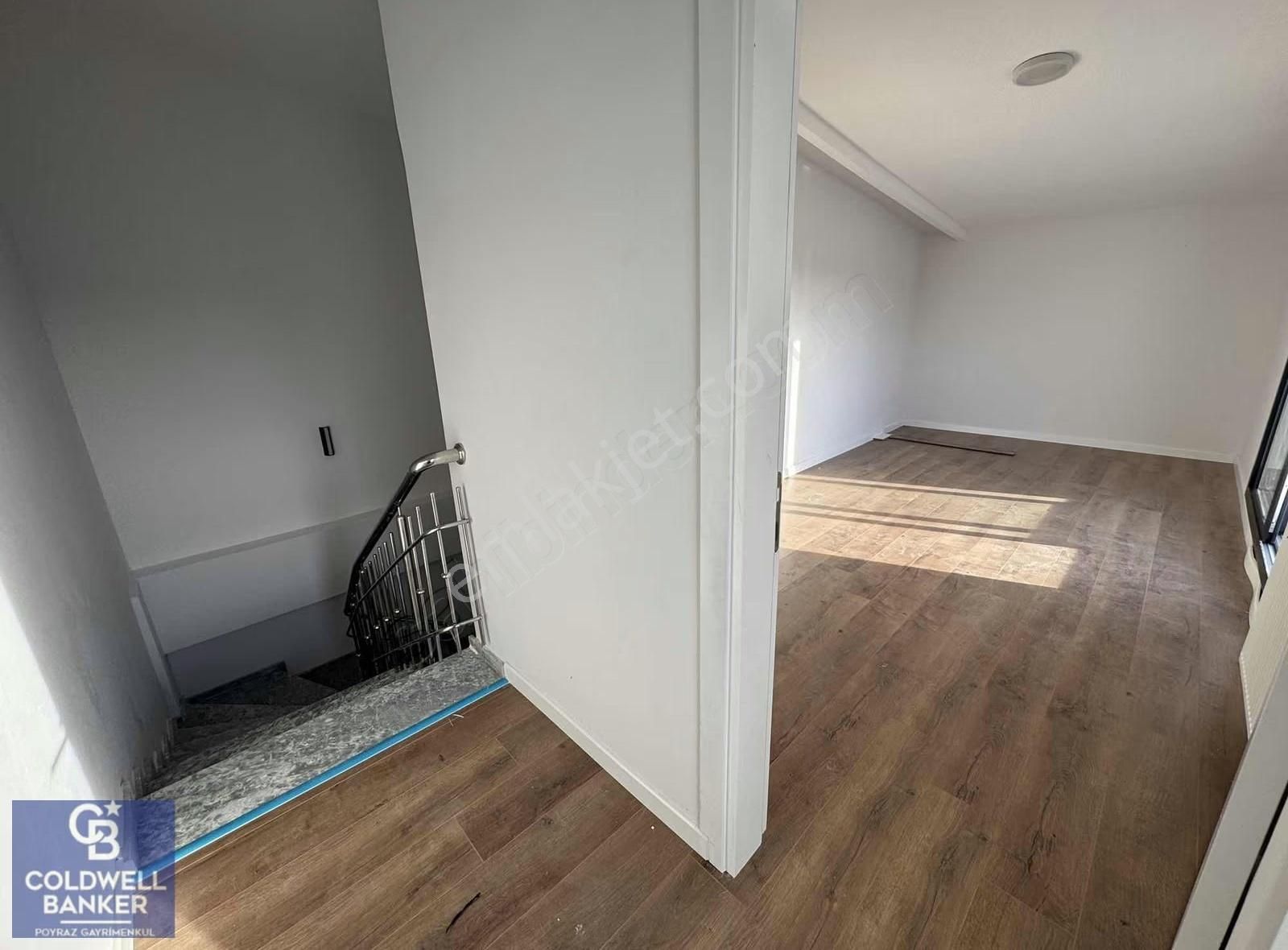 Menderes Coldwell Banker Poyraz'dan Fırsat 3+1 Triplex Villa - Görsel 24