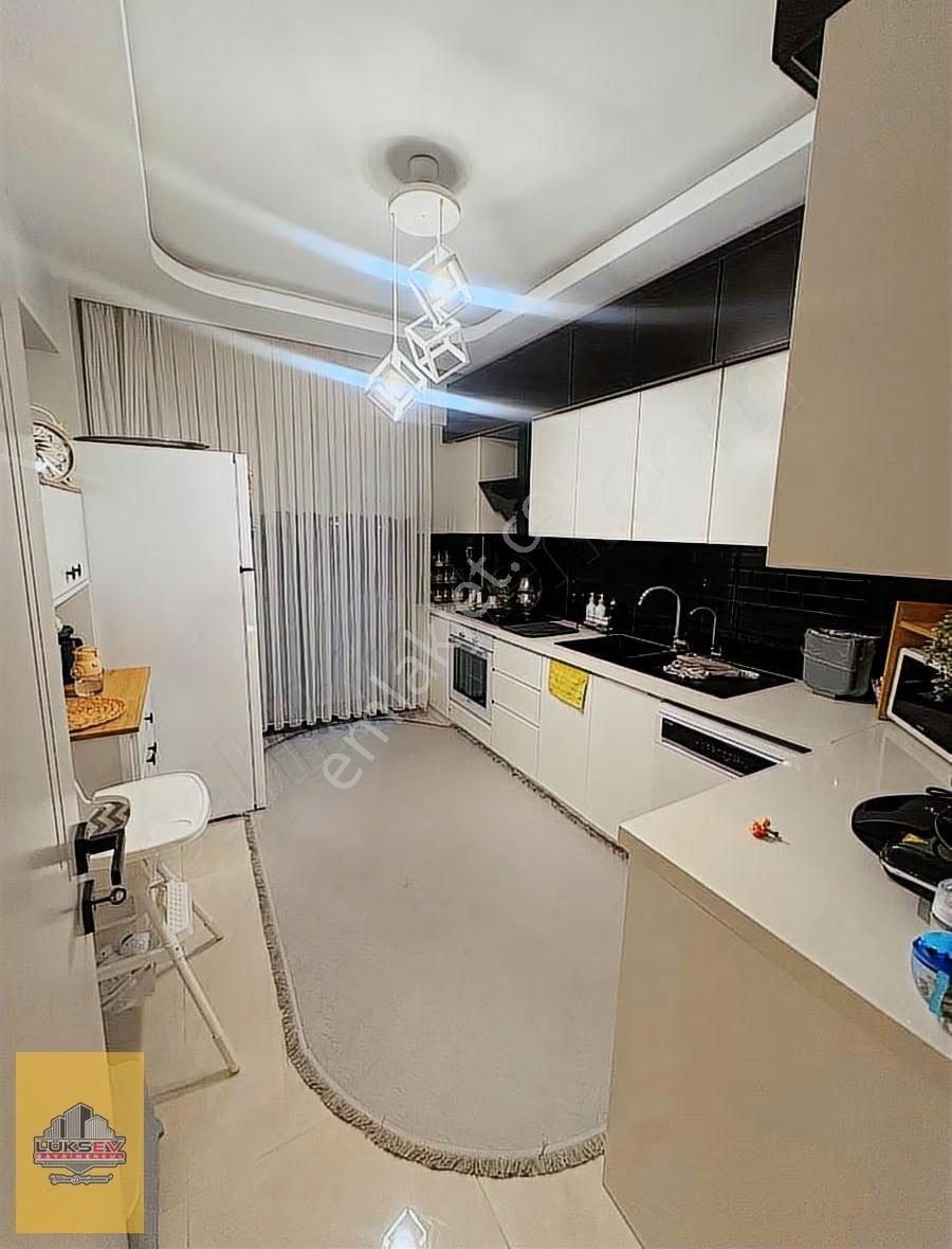 Beylerbeyi Bölgesinde Satılık 2+1 Luks Daire - Görsel 4