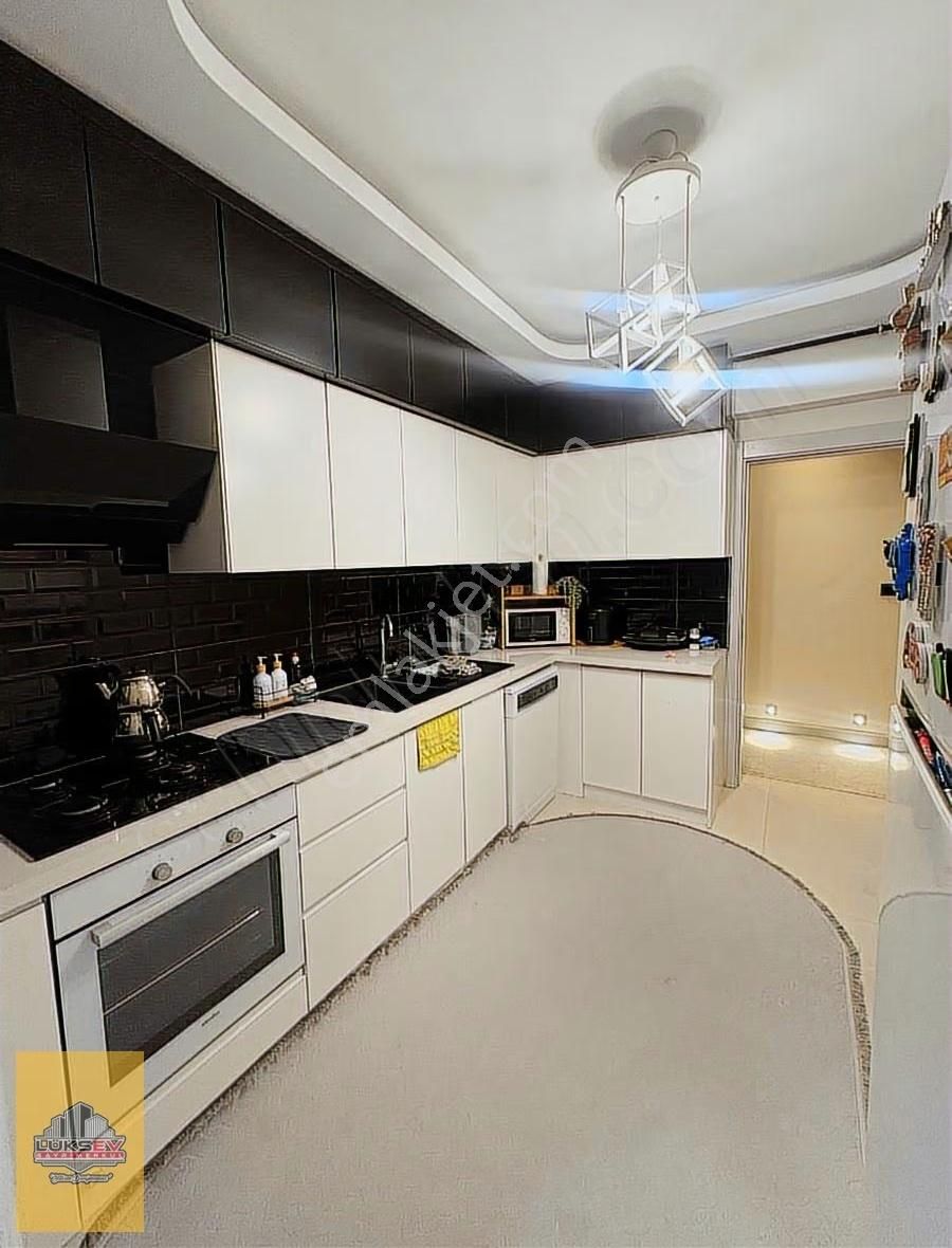 Beylerbeyi Bölgesinde Satılık 2+1 Luks Daire - Görsel 12