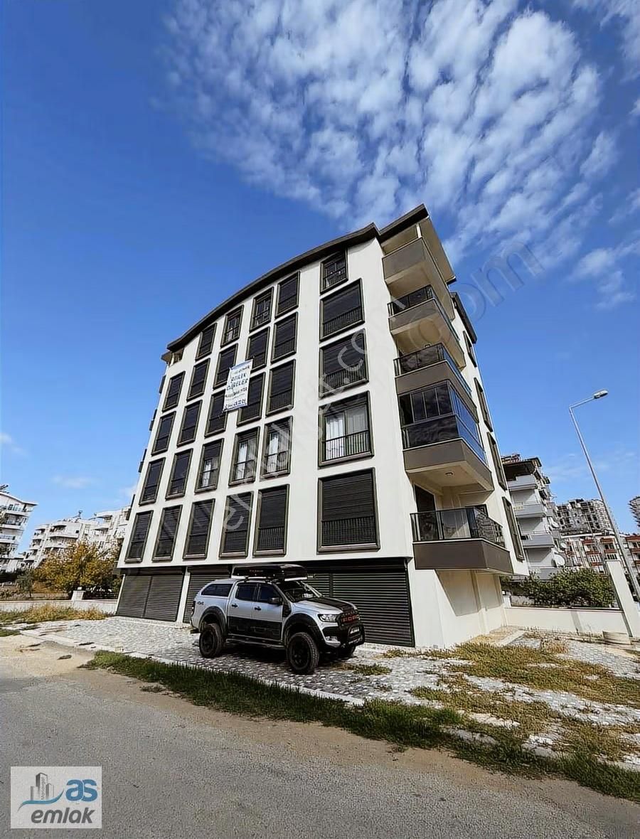 Manavgat Bahçelievlerde 4+1 Satılık Geniş Daire