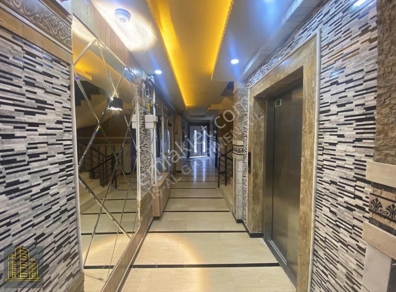 Tepe Bölgesinde Sıfır Lüx *full Eşyalı* İskanlı - Balkonlu Daire - Görsel 23