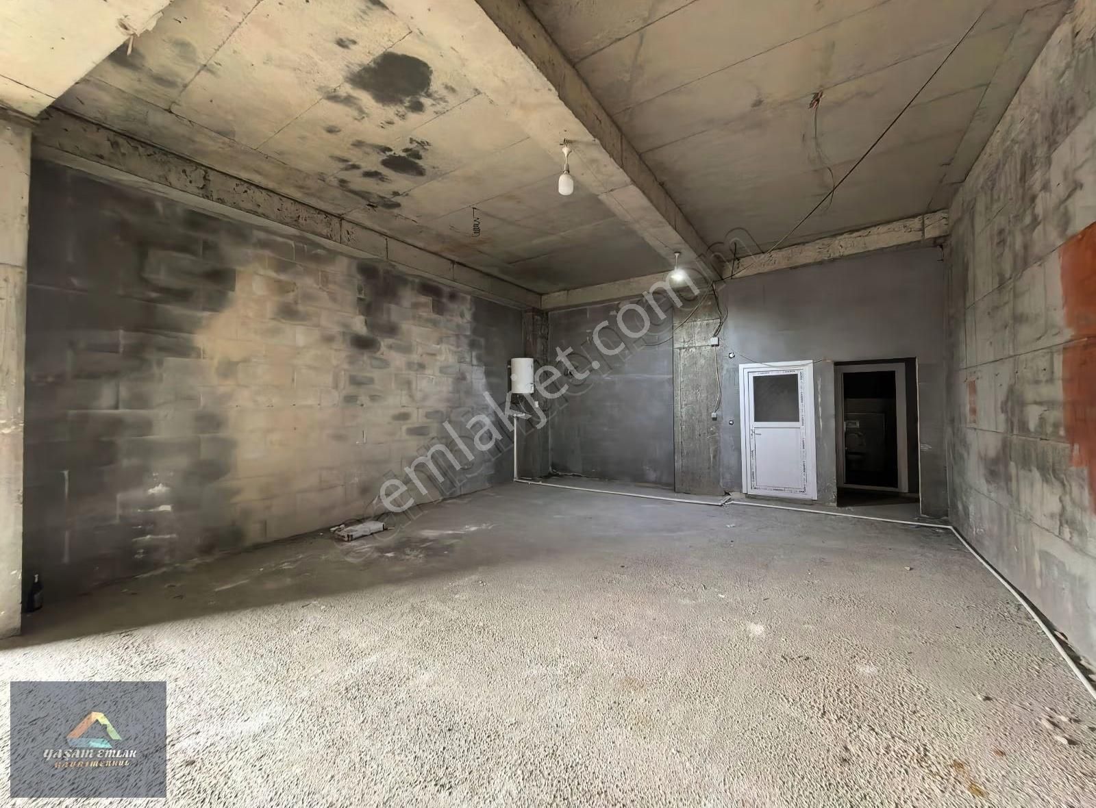 Yaşam'dan Ana Cadde Üzeri 1300 M² Depolu // Ön Kullanımlı Dükkan - Görsel 2