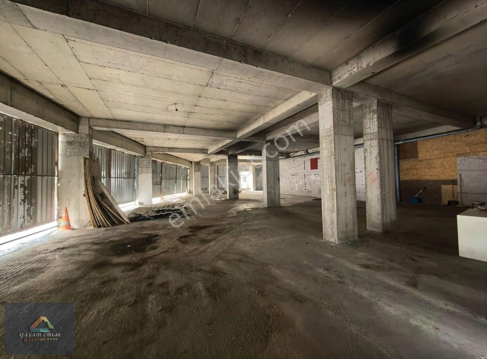 Yaşam'dan Ana Cadde Üzeri 1300 M² Depolu // Ön Kullanımlı Dükkan - Görsel 18