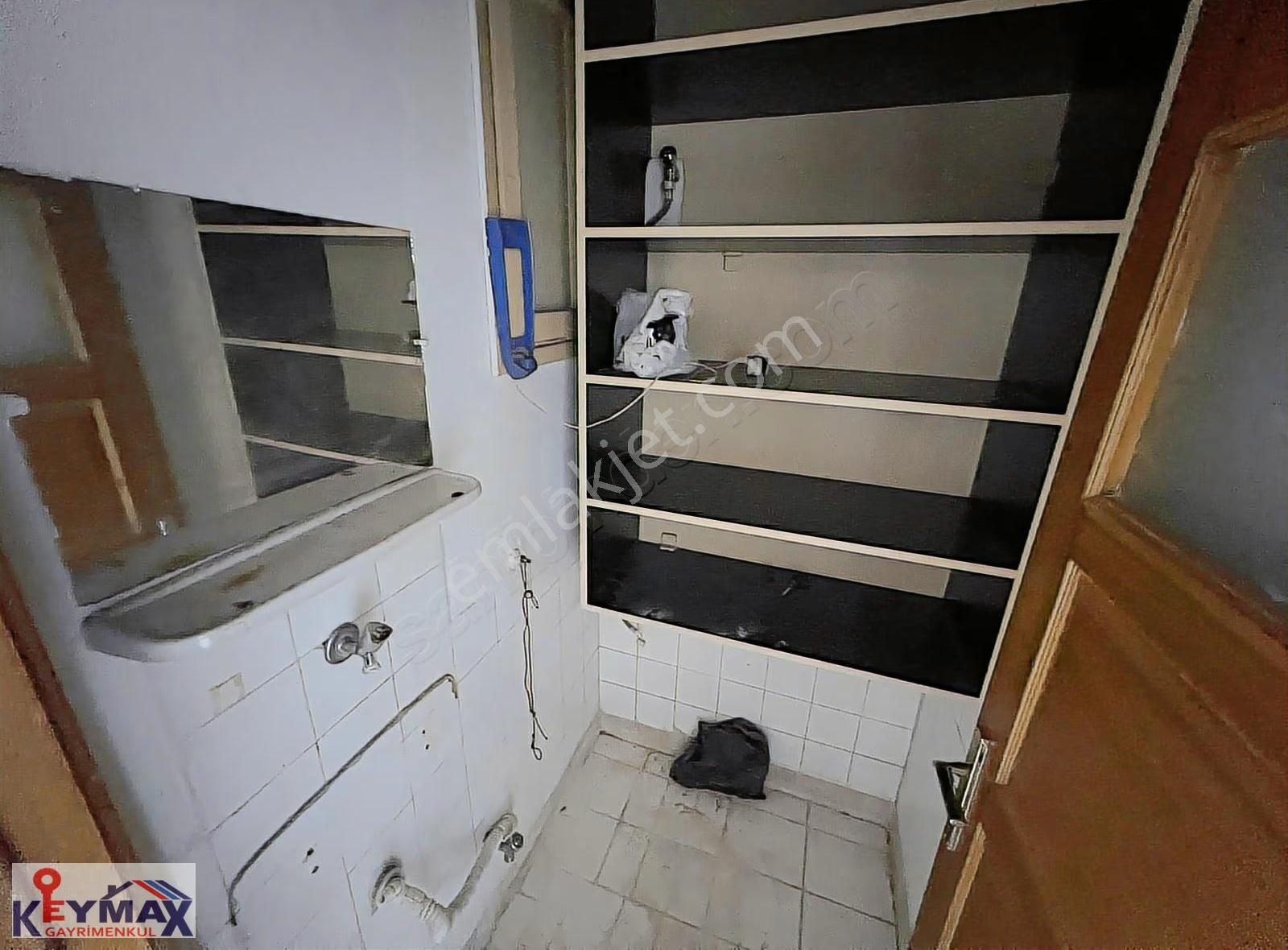 Keymax'dan Bostanlı Merkezde Önü Açık Kiralık 3+1 Klasik Daire - Görsel 14