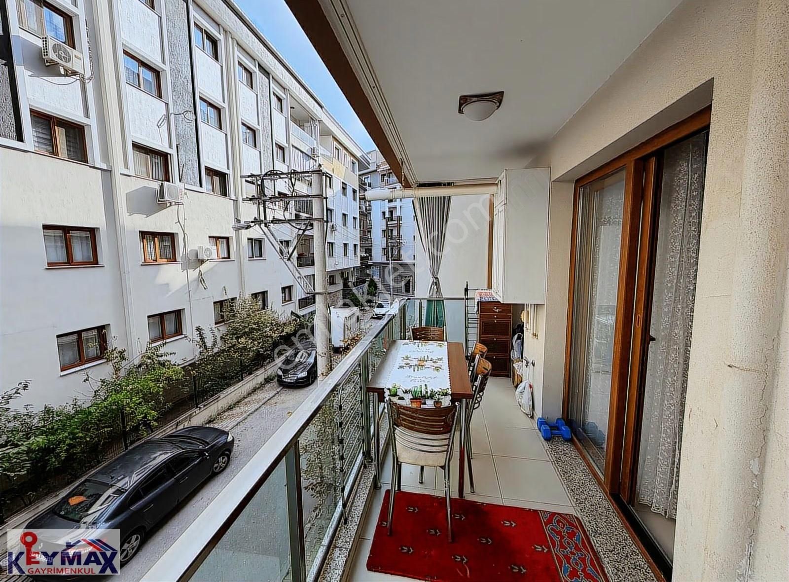 Karşıyaka Şemiklerde Arakat Kapalı Mutfak Satılık 2+1 Genç Daire - Görsel 7