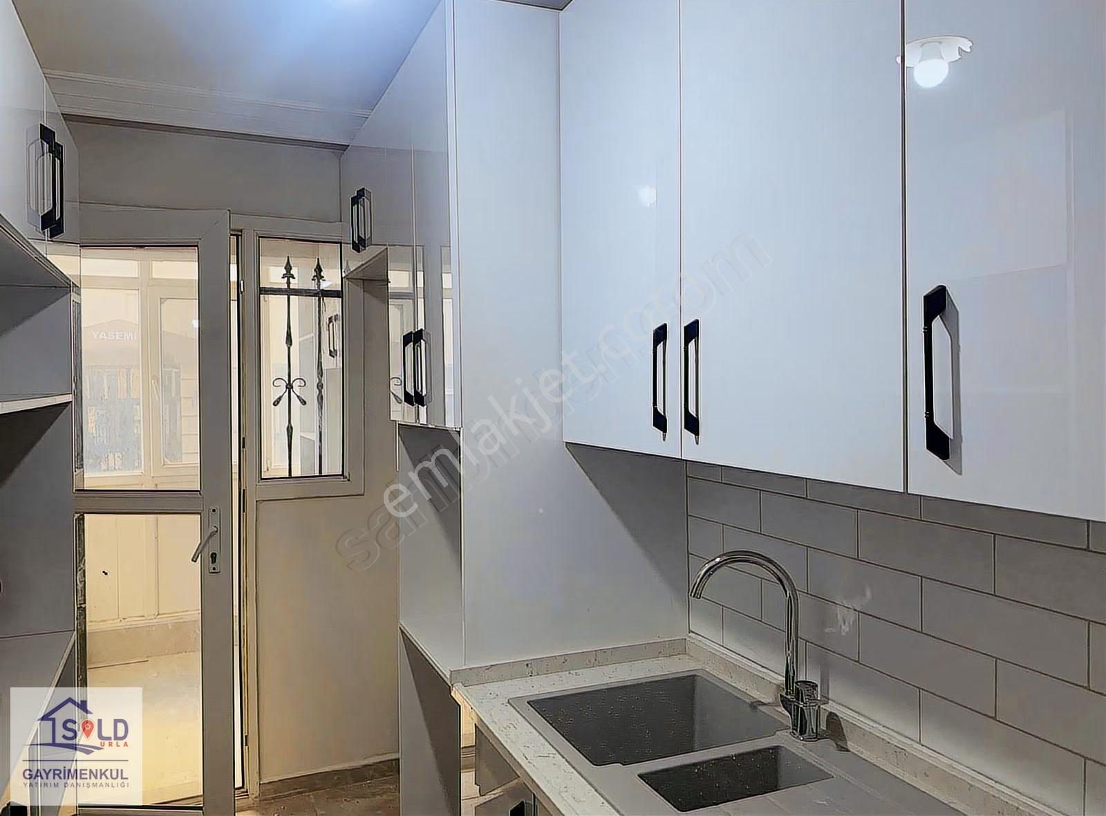 Çiğli Ataşehir Güvenlikli Sitede Full Tadilatlı 2+1 Satılık Dair - Görsel 8