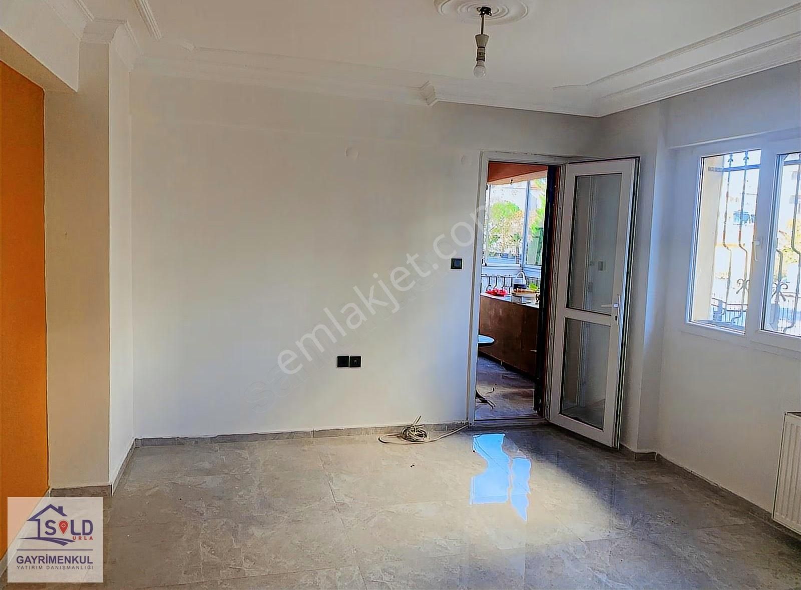 Çiğli Ataşehir Güvenlikli Sitede Full Tadilatlı 2+1 Satılık Dair - Görsel 9