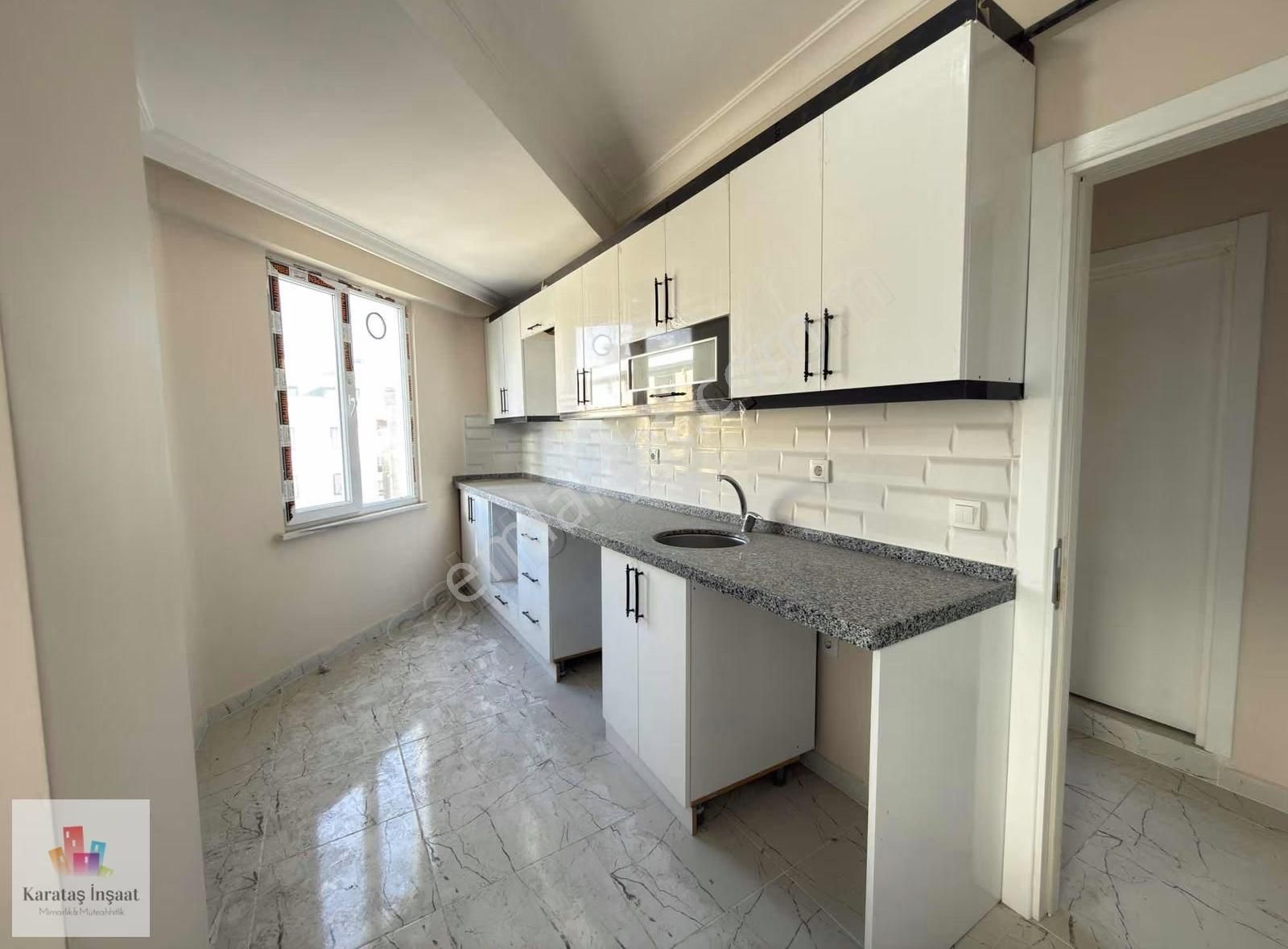 Karataş'tan Yeni Pazar Sokağında Merkezi Yerde 2+1 90 M² Ara Kat - Görsel 11