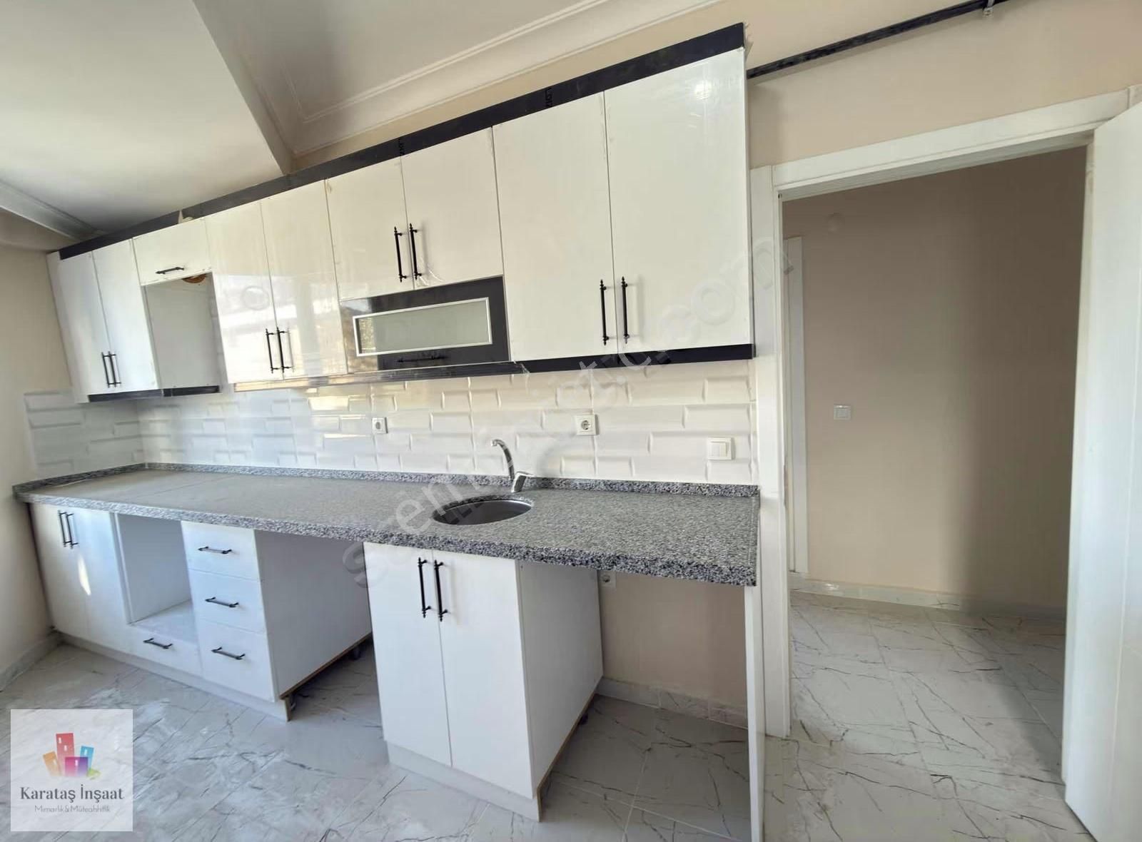 Karataş'tan Yeni Pazar Sokağında Merkezi Yerde 2+1 90 M² Ara Kat - Görsel 16