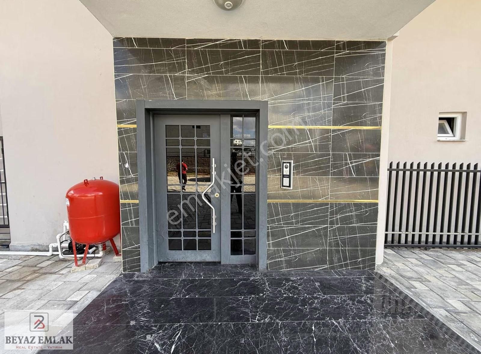 " Tramvaya Adım Mesafede " 3+1 135m2 Çift Balkon Asansörlü Sıfır - Görsel 9