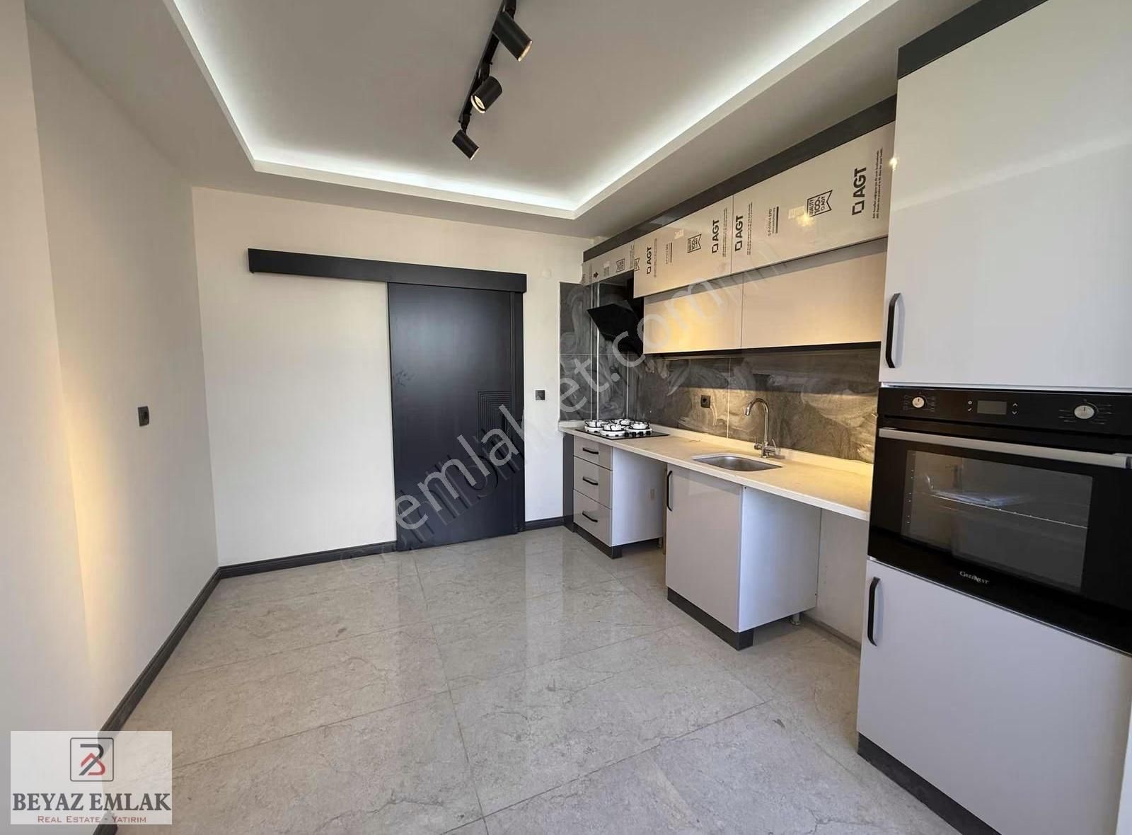 " Tramvaya Adım Mesafede " 3+1 135m2 Çift Balkon Asansörlü Sıfır - Görsel 13