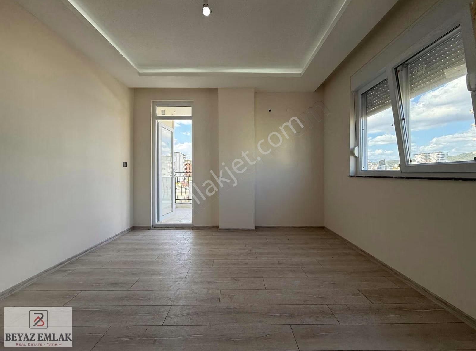 " Tramvaya Adım Mesafede " 3+1 135m2 Çift Balkon Asansörlü Sıfır - Görsel 8