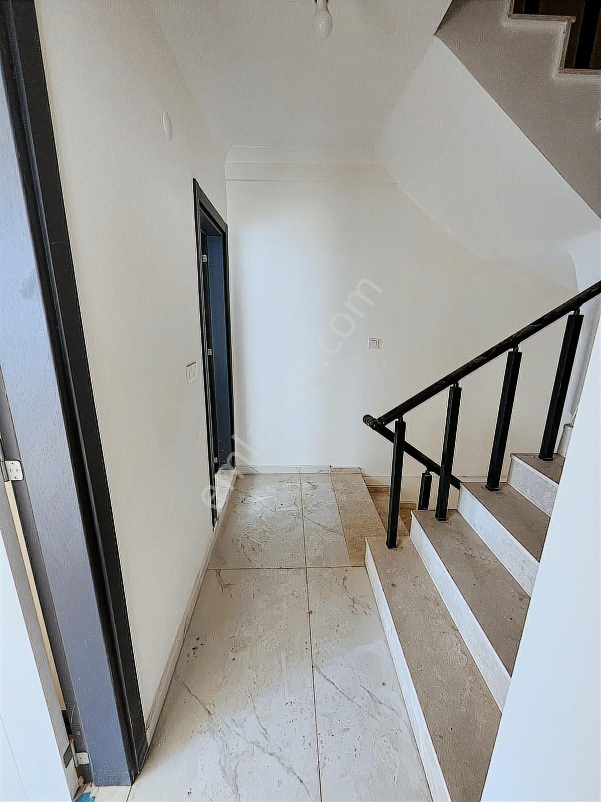 Hisar Mahallesinde 3+1 Havuzlu Villa - Görsel 11