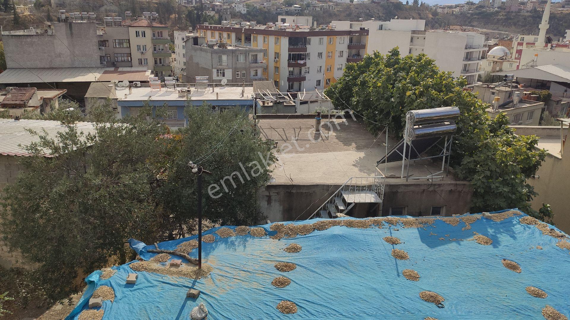 Karşıyaka Mahallesinde Satılık Kargir Ev Ve Arsası Mut Manzaralı Bitişik Nizam İnşaat Yapılabilir - Görsel 5