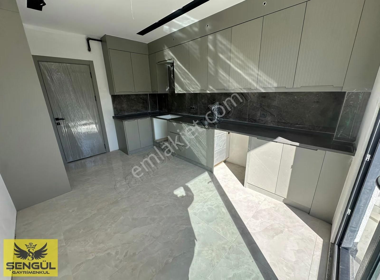 Şemikler Mahallesinde Satılık 3+1 145m2 Satılık Lüks Daire - Görsel 25