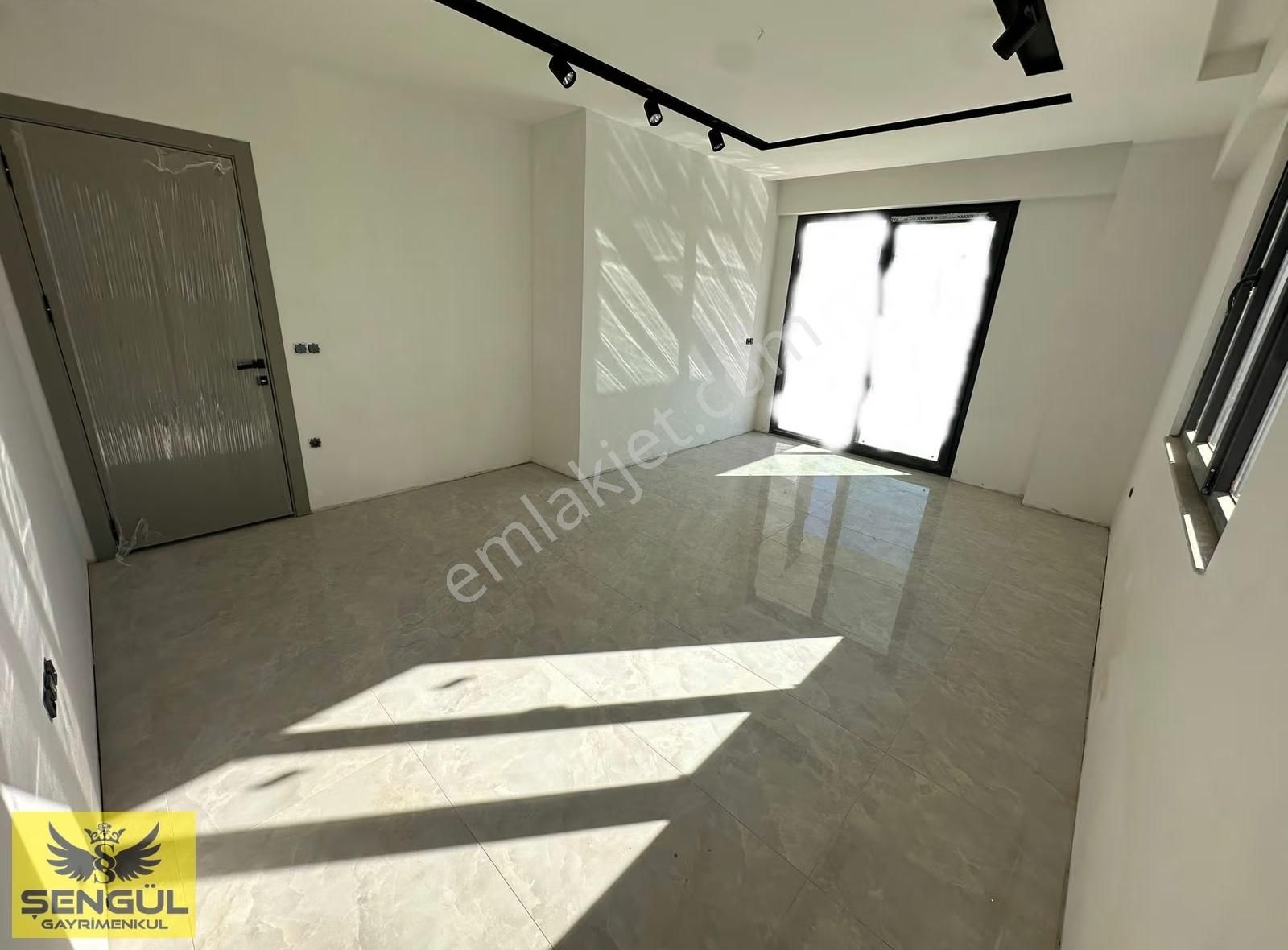 Şemikler Mahallesinde Satılık 3+1 145m2 Satılık Lüks Daire - Görsel 21