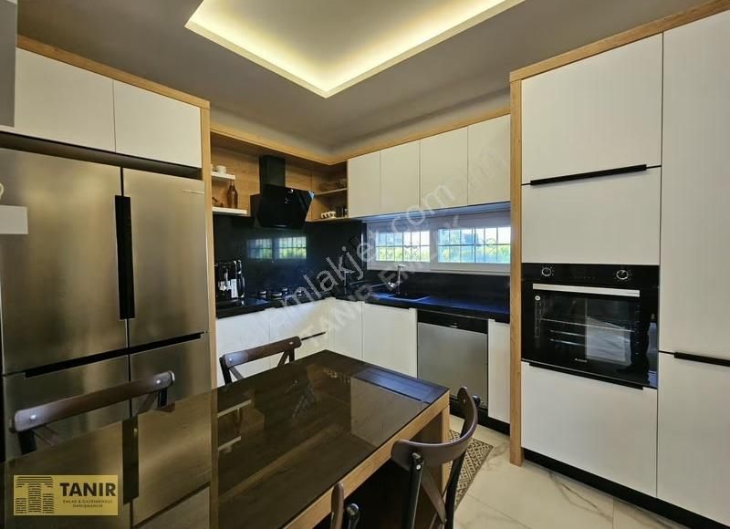 Güvenlikli Sitede 4+1 Bahçeli Eşyalı Müstakil Villa - Görsel 2