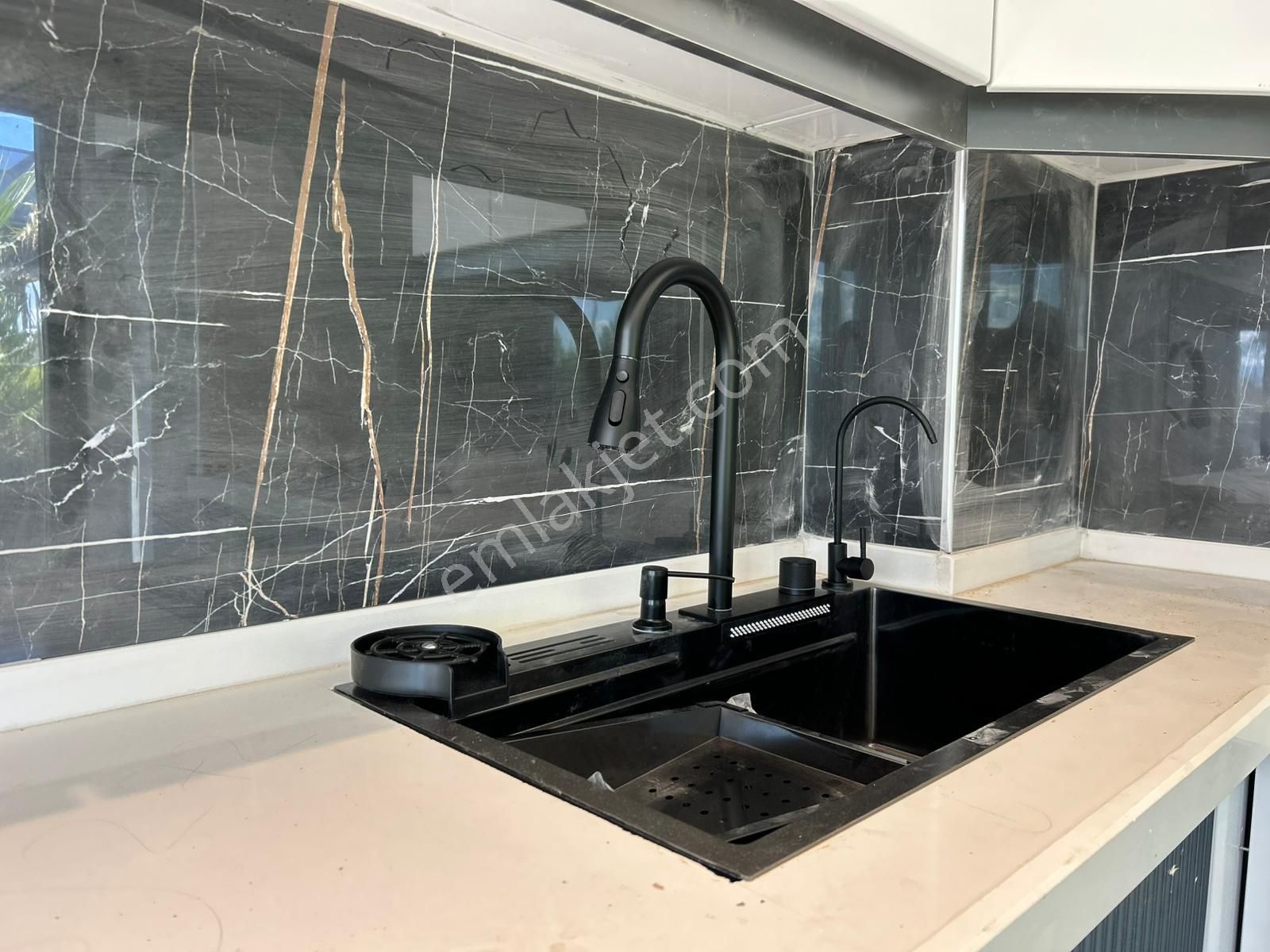 Yüksel'den Satılık Şok Fırsat Arsa İçirisinde Müstakil Havuzlu 3+1 Villa - Görsel 30