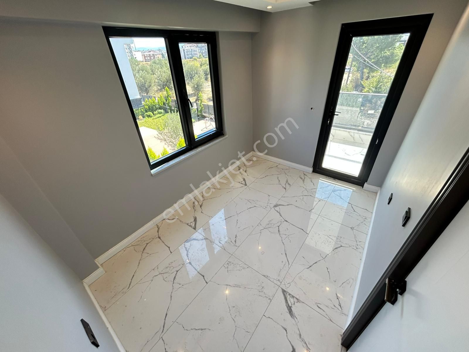 Yüksel'den Satılık Şok Fırsat Arsa İçirisinde Müstakil Havuzlu 3+1 Villa - Görsel 18