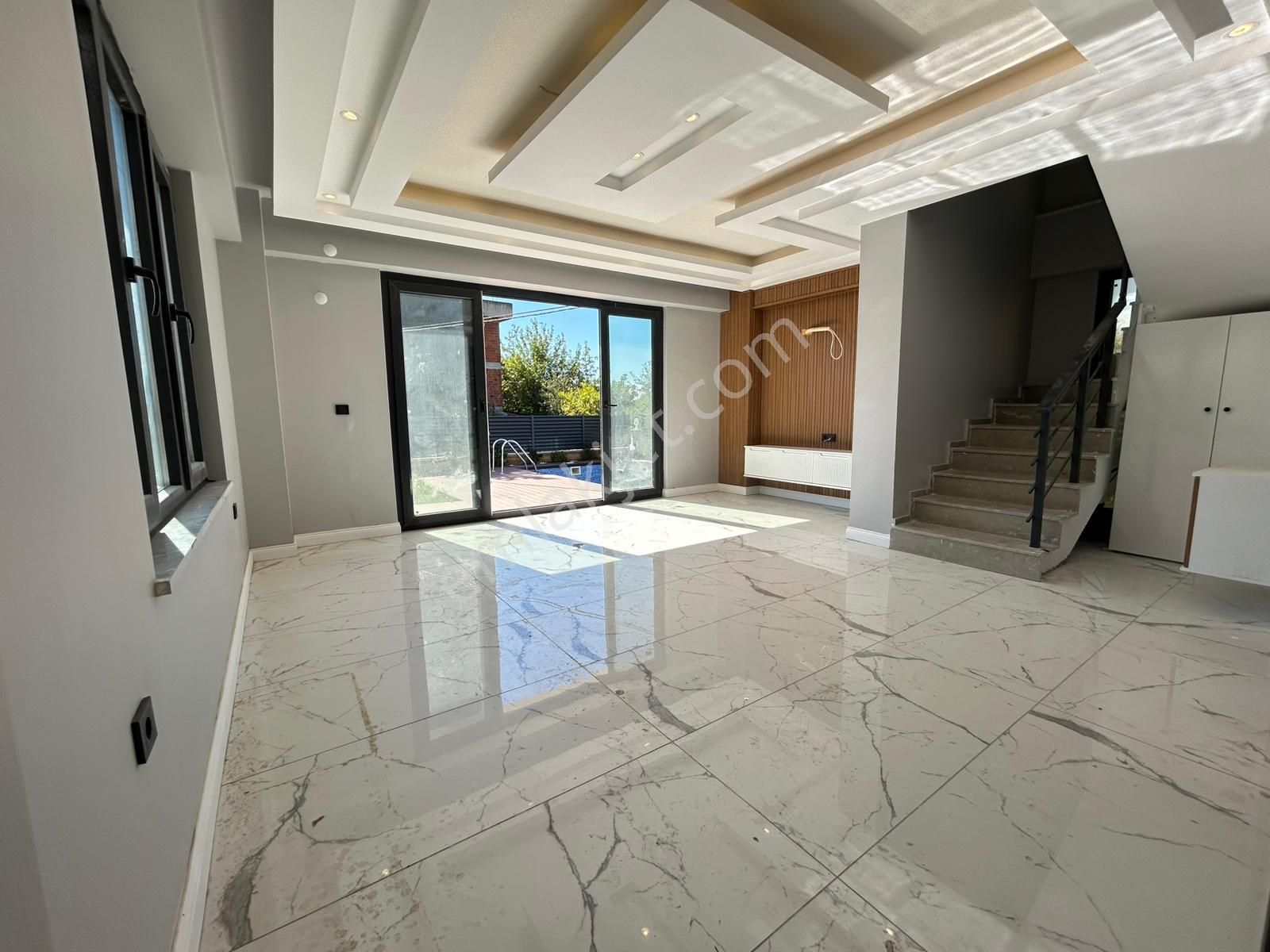 Yüksel'den Satılık Şok Fırsat Arsa İçirisinde Müstakil Havuzlu 3+1 Villa - Görsel 24