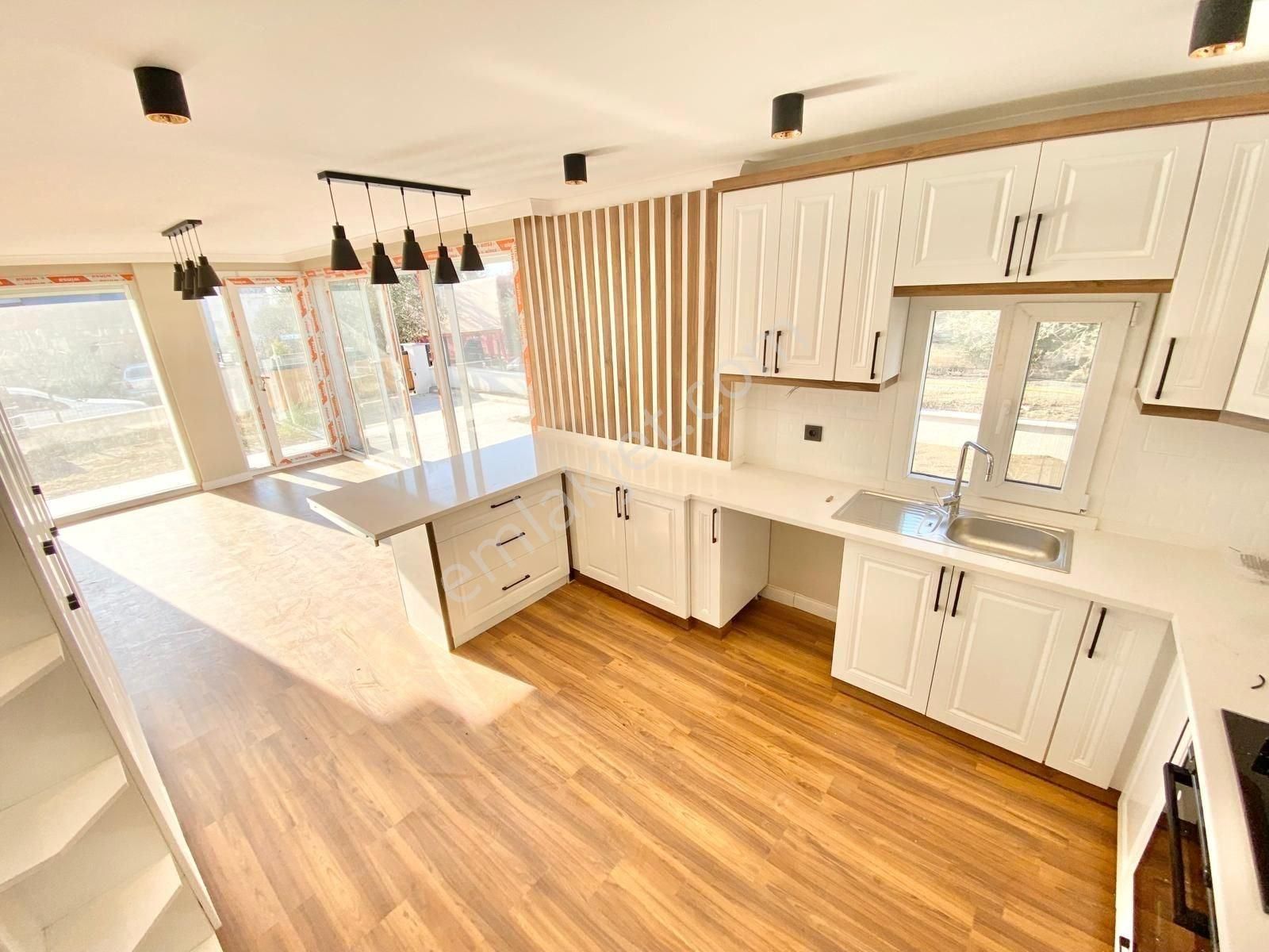 Yükselden Müstakil Deniz Manzaralı 420 M2 Arsa İçinde Villa - Görsel 21