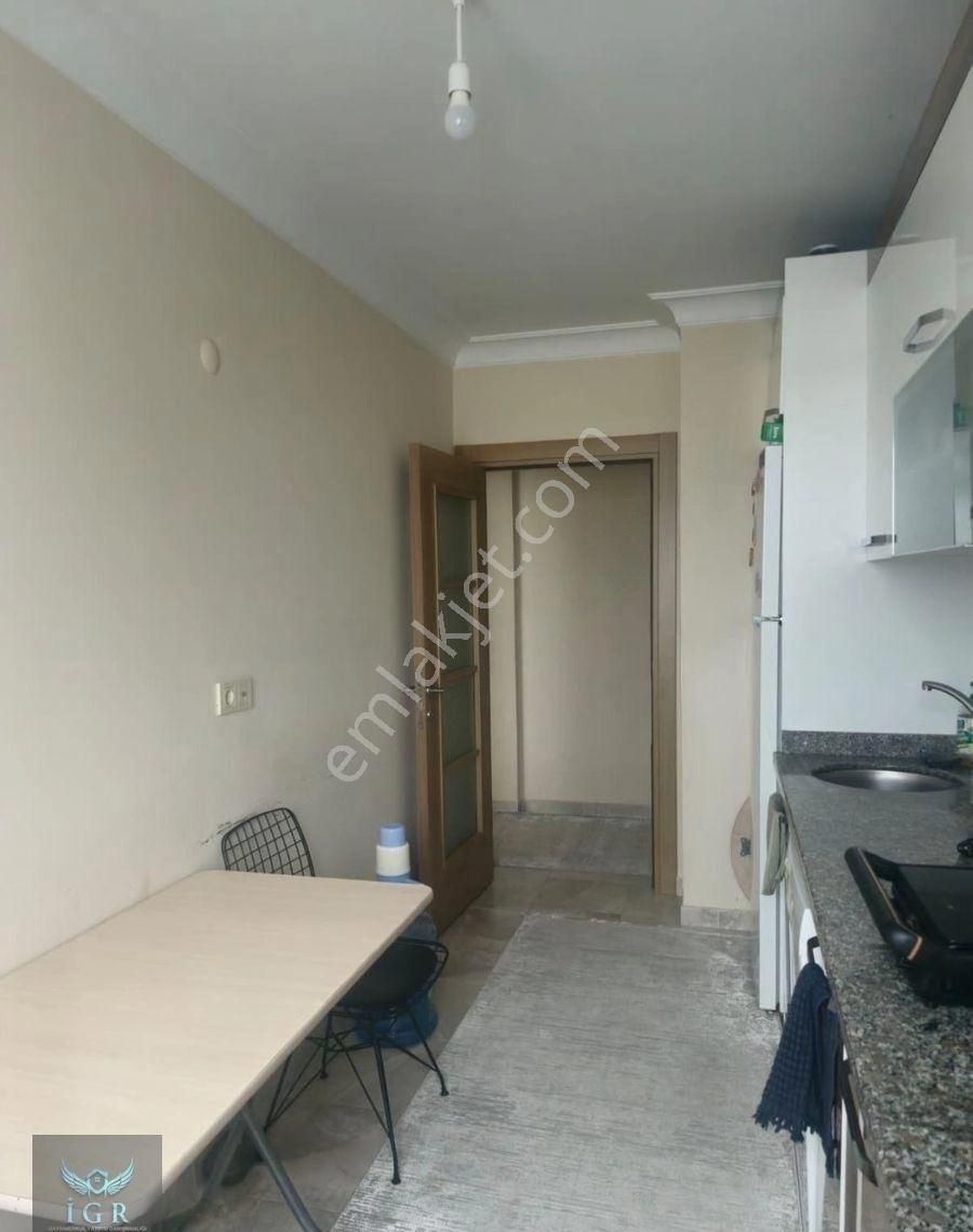 İgr Gayrimenkul Üsküdar Merkezde Satılık Daire Arakat 2+1 - Görsel 5