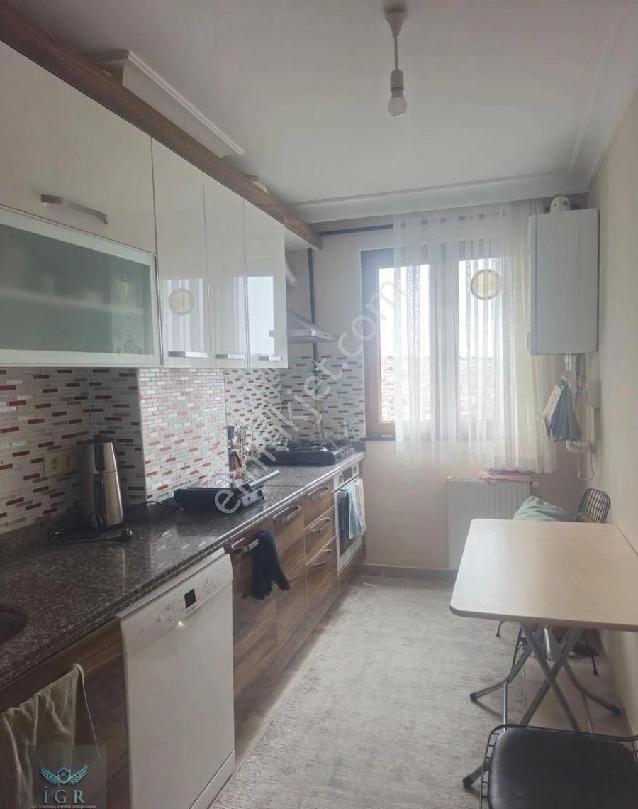 İgr Gayrimenkul Üsküdar Merkezde Satılık Daire Arakat 2+1 - Görsel 15