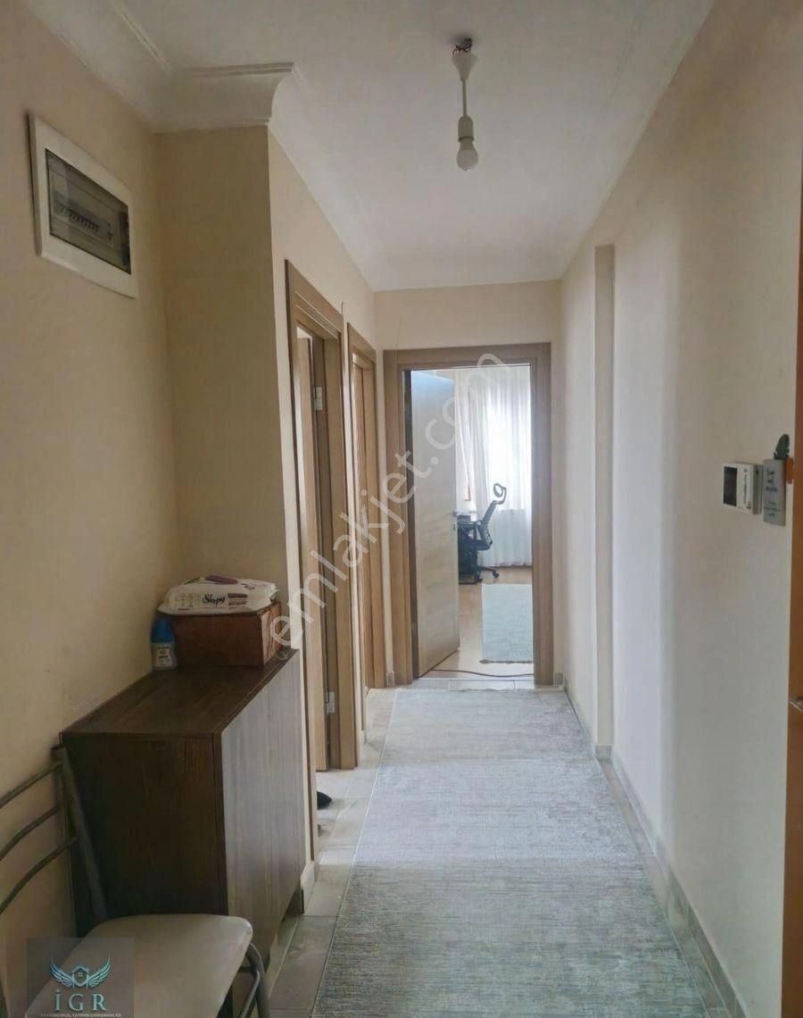 İgr Gayrimenkul Üsküdar Merkezde Satılık Daire Arakat 2+1 - Görsel 4