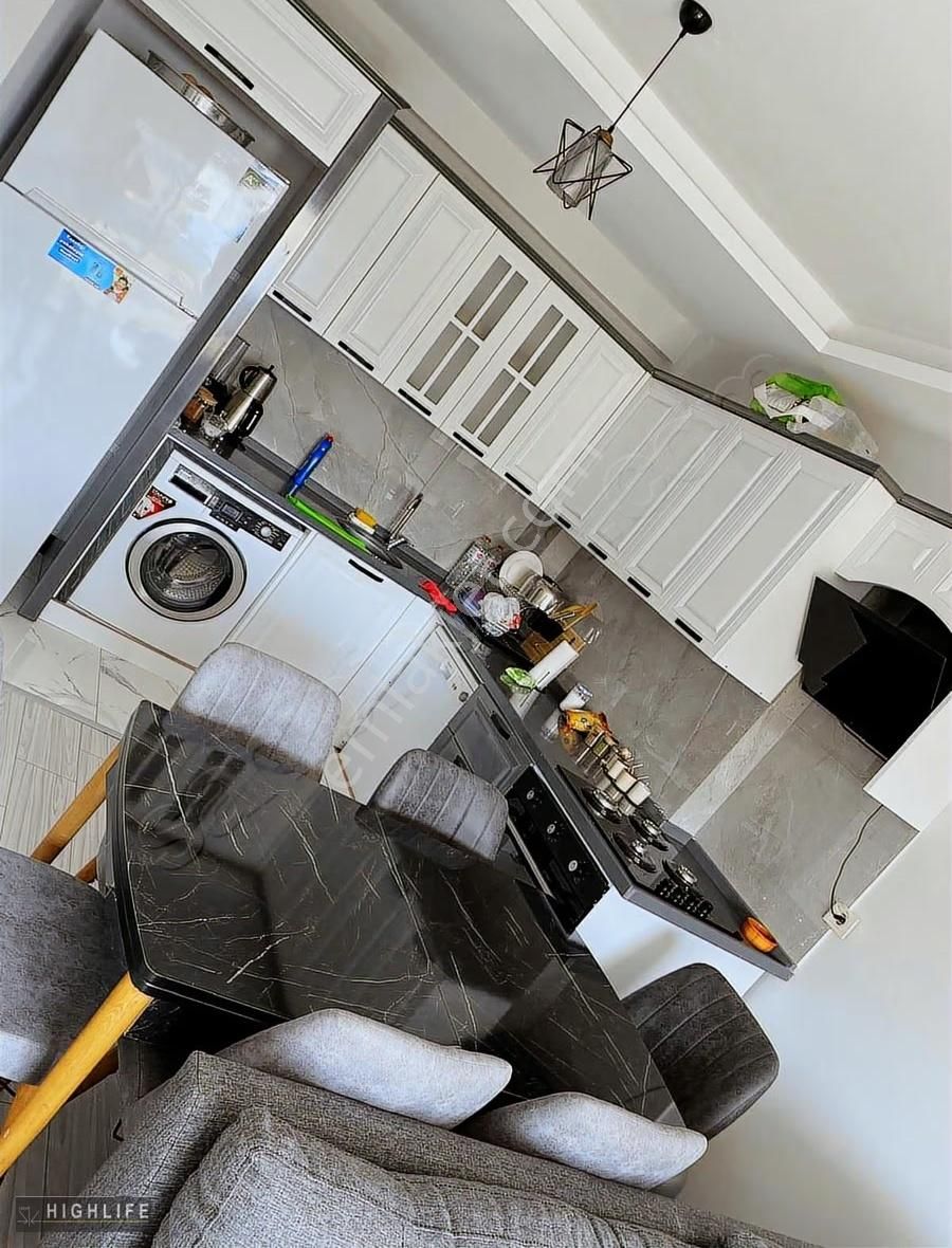 Hıghlıfe Emlak'tan Lüx Site İçerisinde Manzaralı Kiralık 1+1