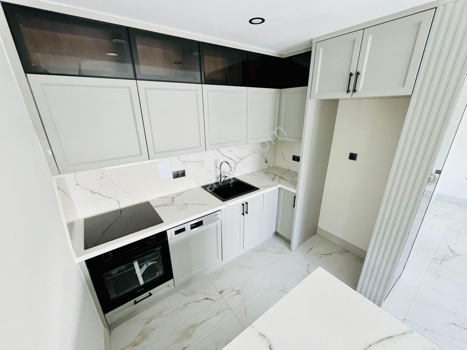 Yükselden Satılık Körfez Manzarasına Doyamayacağınız Tam Bağımsız Villa - Görsel 34