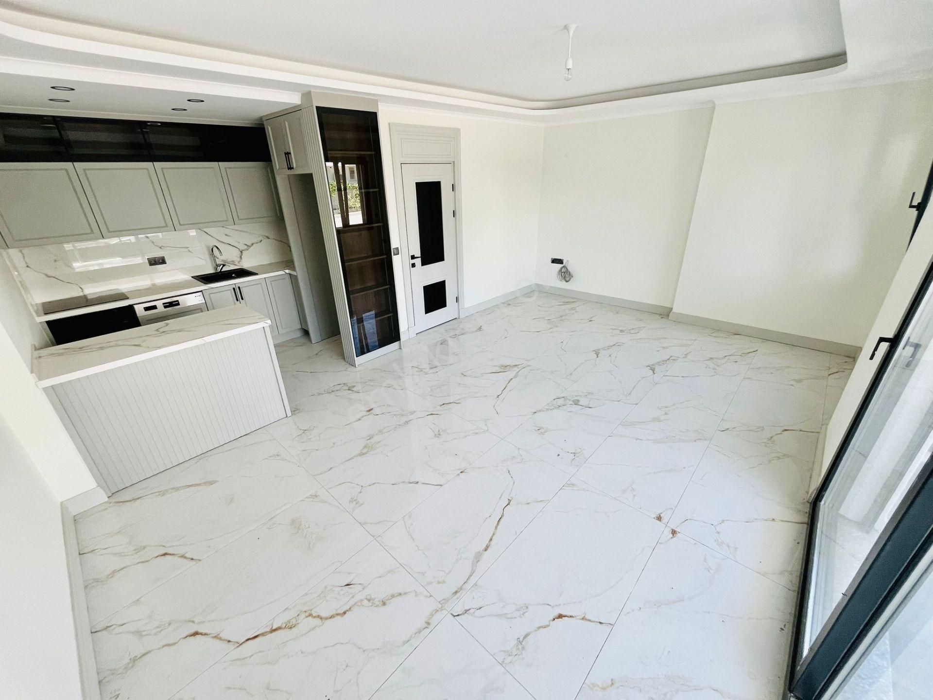 Yükselden Satılık Körfez Manzarasına Doyamayacağınız Tam Bağımsız Villa - Görsel 30