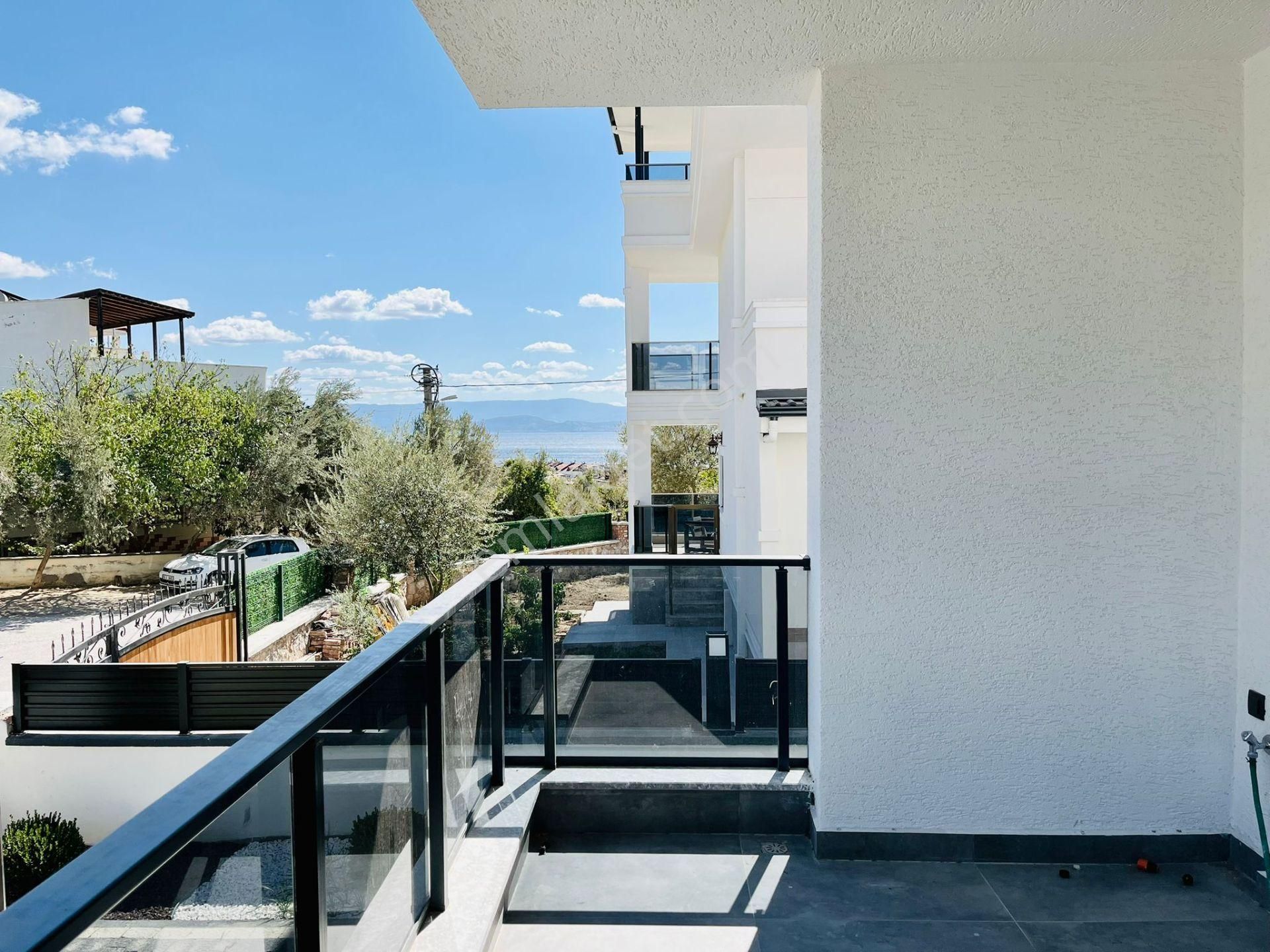 Yükselden Satılık Körfez Manzarasına Doyamayacağınız Tam Bağımsız Villa - Görsel 32