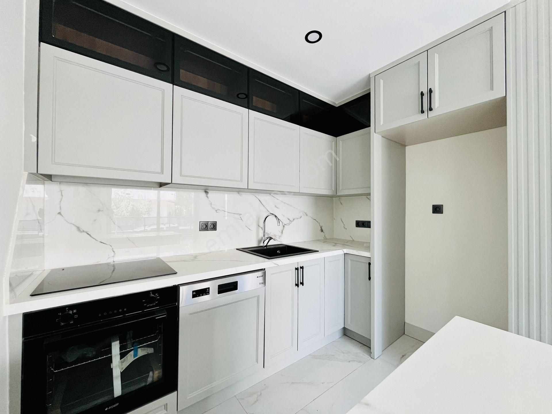 Yükselden Satılık Körfez Manzarasına Doyamayacağınız Tam Bağımsız Villa - Görsel 26