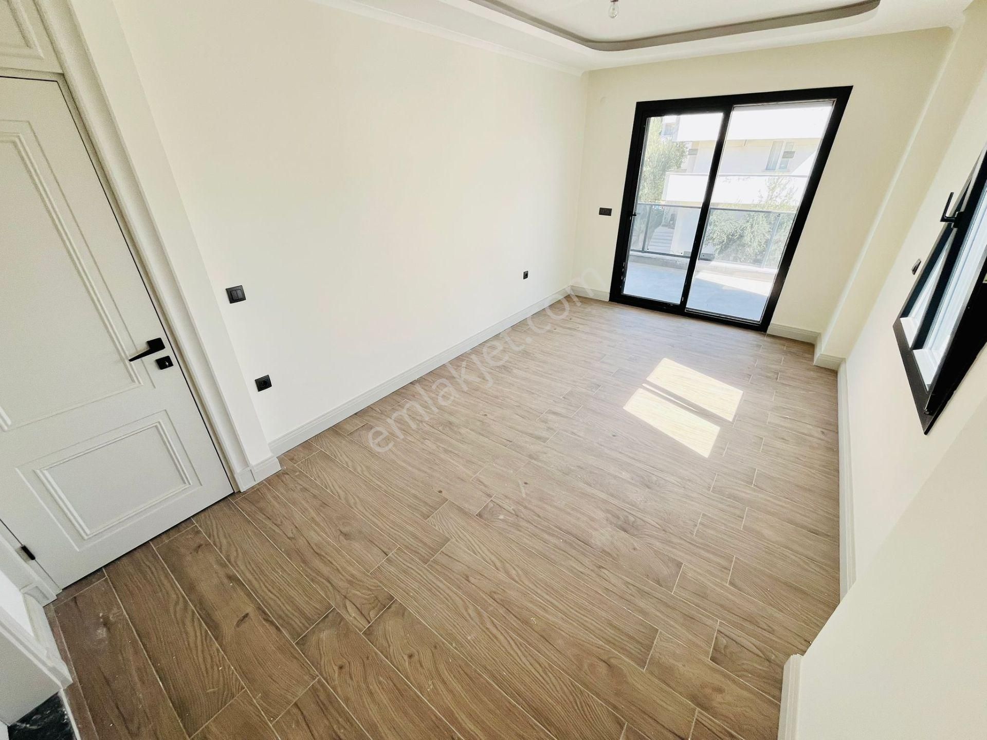 Yükselden Satılık Körfez Manzarasına Doyamayacağınız Tam Bağımsız Villa - Görsel 14