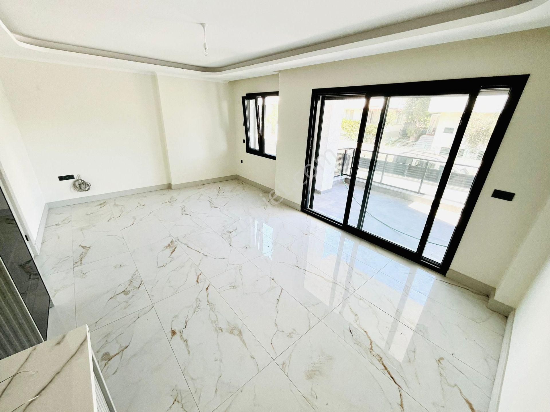 Yükselden Satılık Körfez Manzarasına Doyamayacağınız Tam Bağımsız Villa - Görsel 35