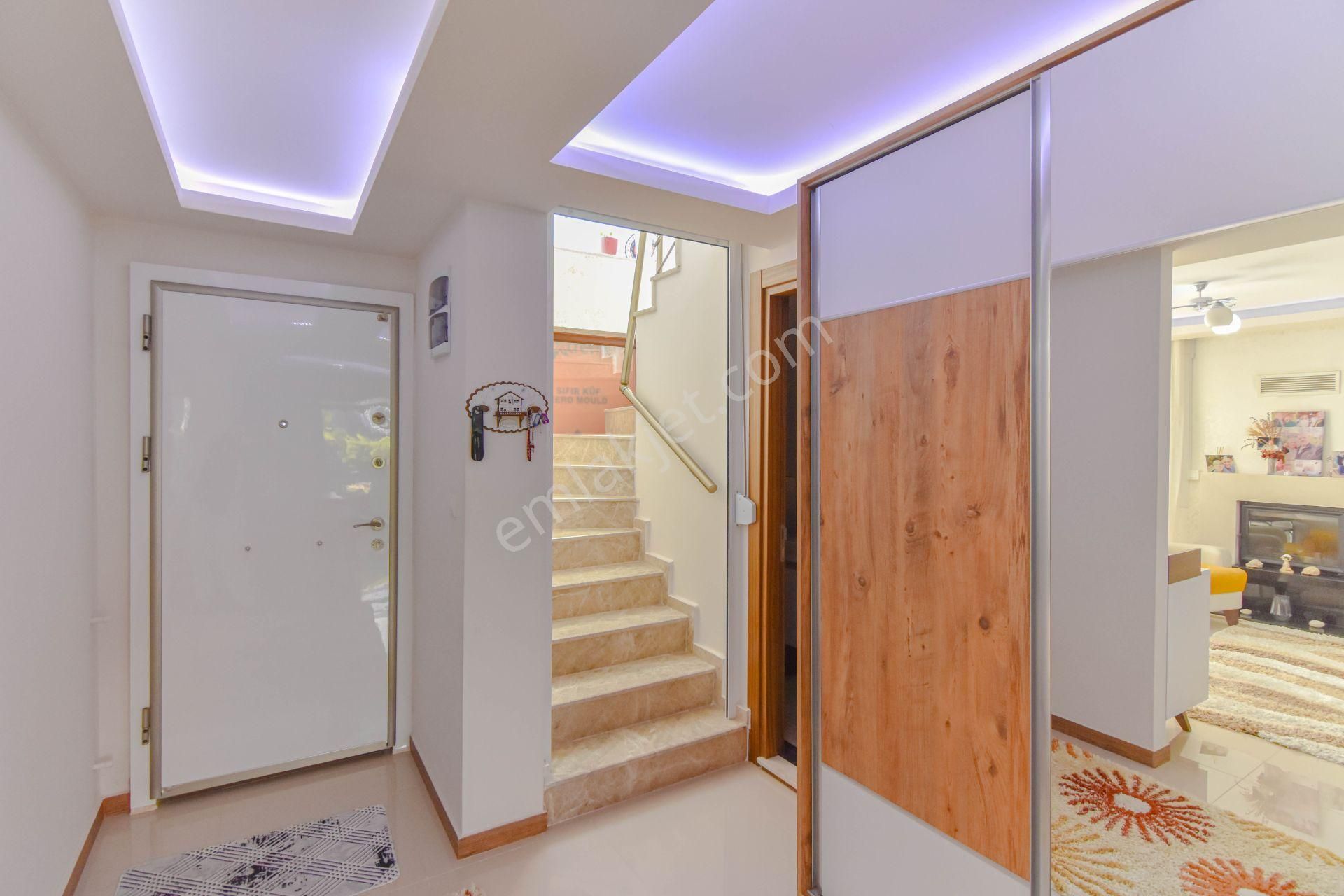 Kuşadası Soğucak'ta Havuzlu Site İçinde 5+1 Villa - Görsel 10