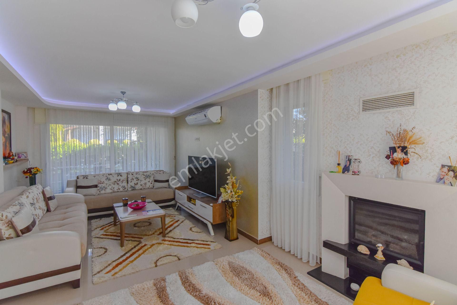 Kuşadası Soğucak'ta Havuzlu Site İçinde 5+1 Villa - Görsel 2