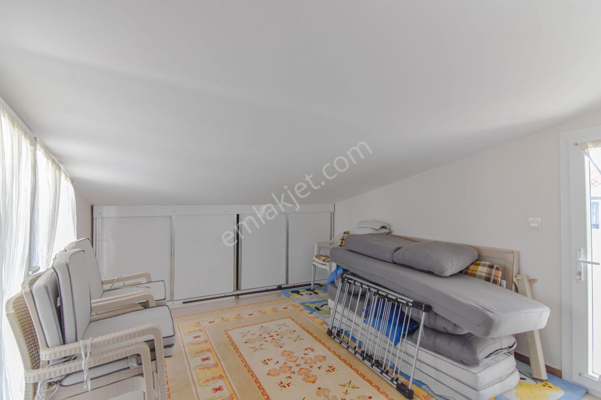 Kuşadası Soğucak'ta Havuzlu Site İçinde 5+1 Villa - Görsel 27