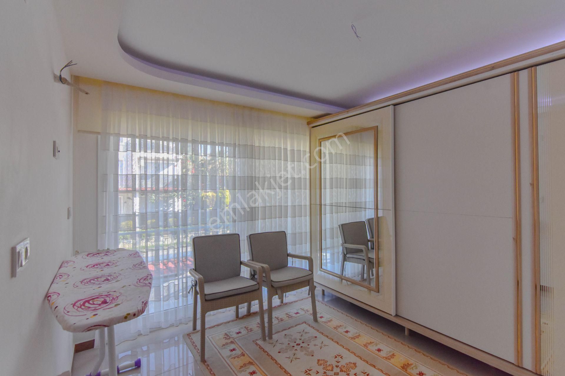 Kuşadası Soğucak'ta Havuzlu Site İçinde 5+1 Villa - Görsel 20